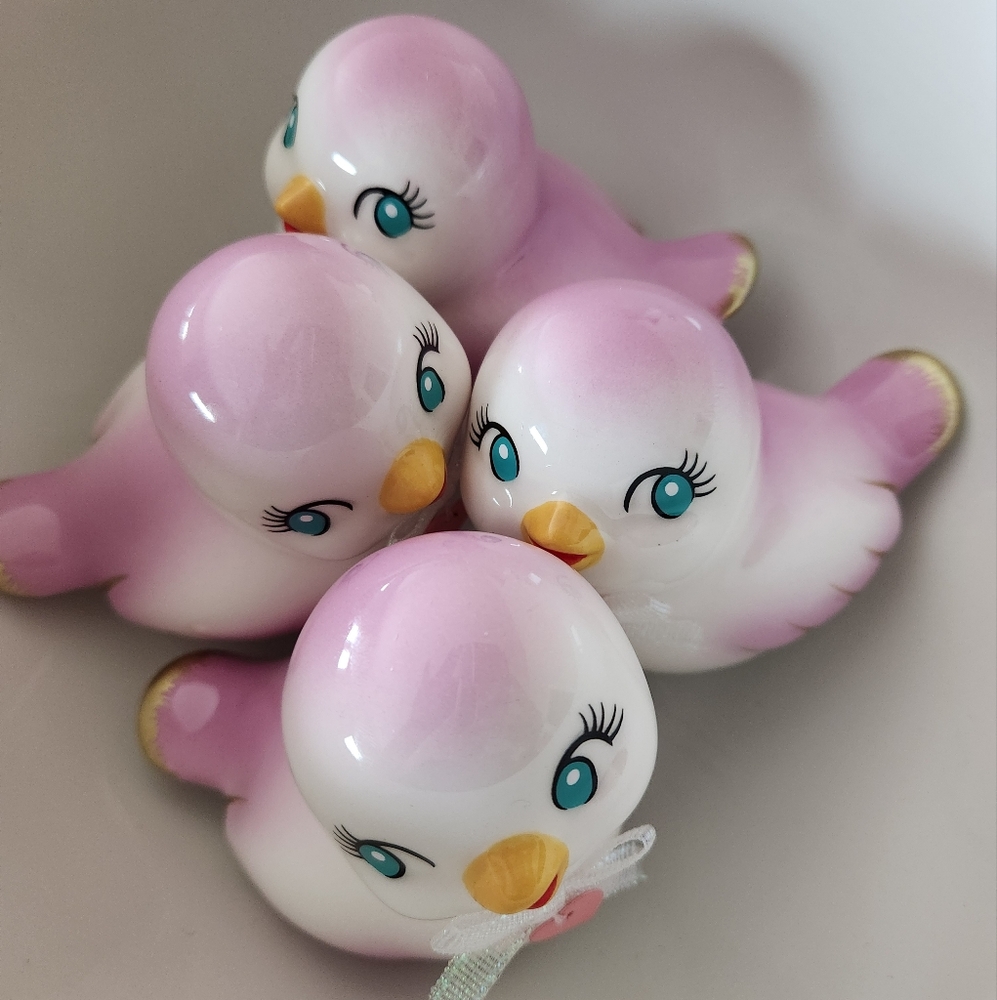 4 Ceramic lovebirds, 2 pairs. Target exclusive 2024